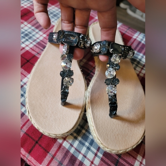 TOMMY BAHAMA Elegant Black Sandals with Rhinestone Accents - Picture 2 of 5